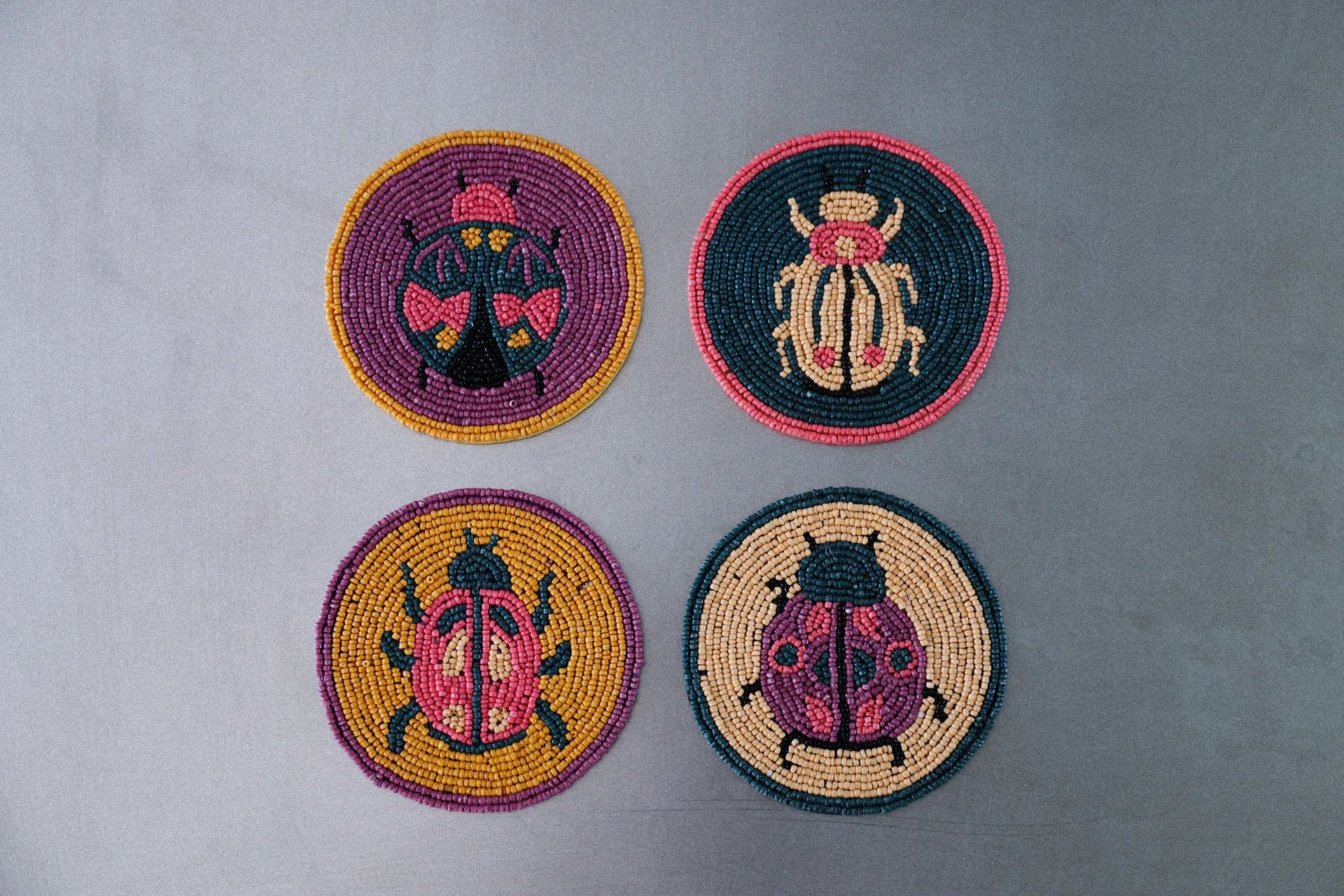 Sous-verres perlés