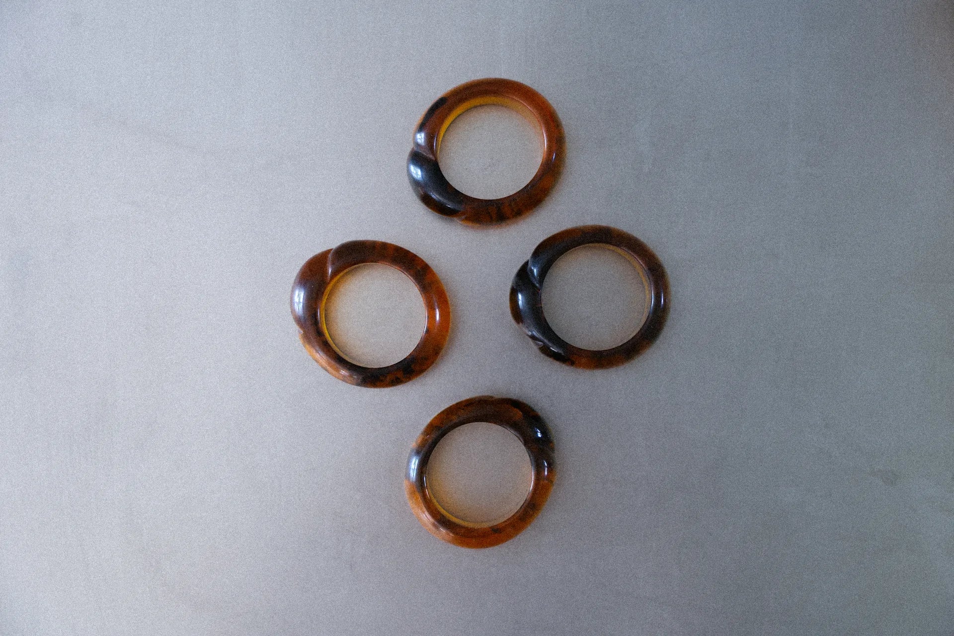 christiancheri-ronddeserviette-resine_3.webp