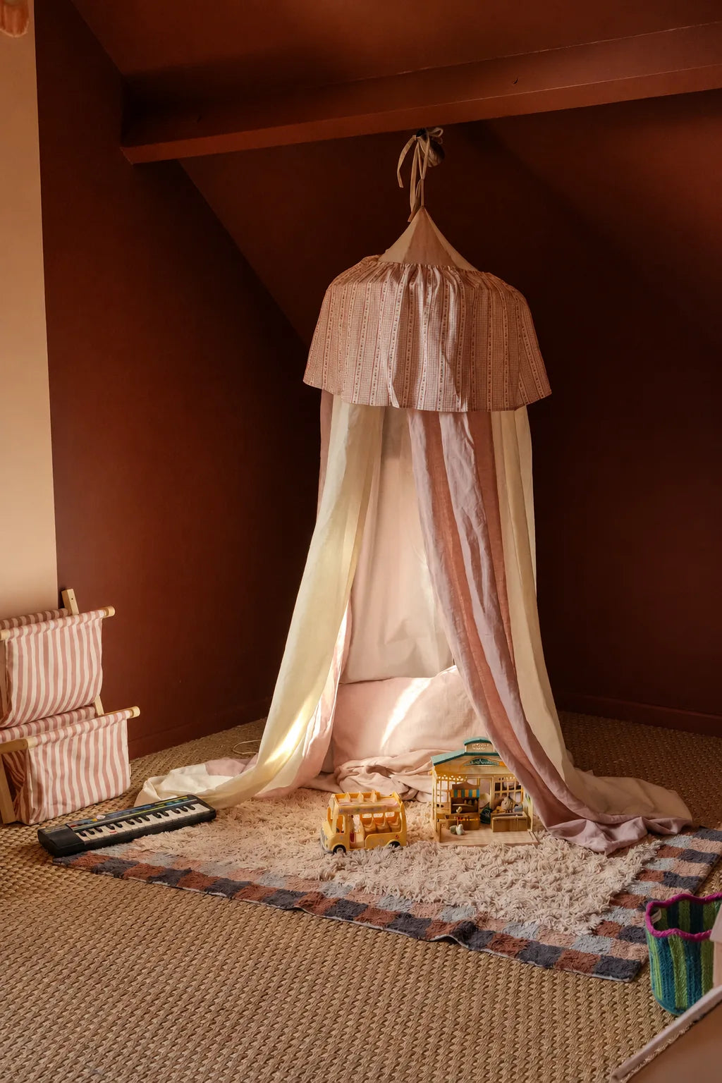 Ciel de lit  - Rose  poudrée et rayures